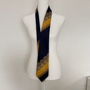 Elegant Navy and Gold Men's Tie, new